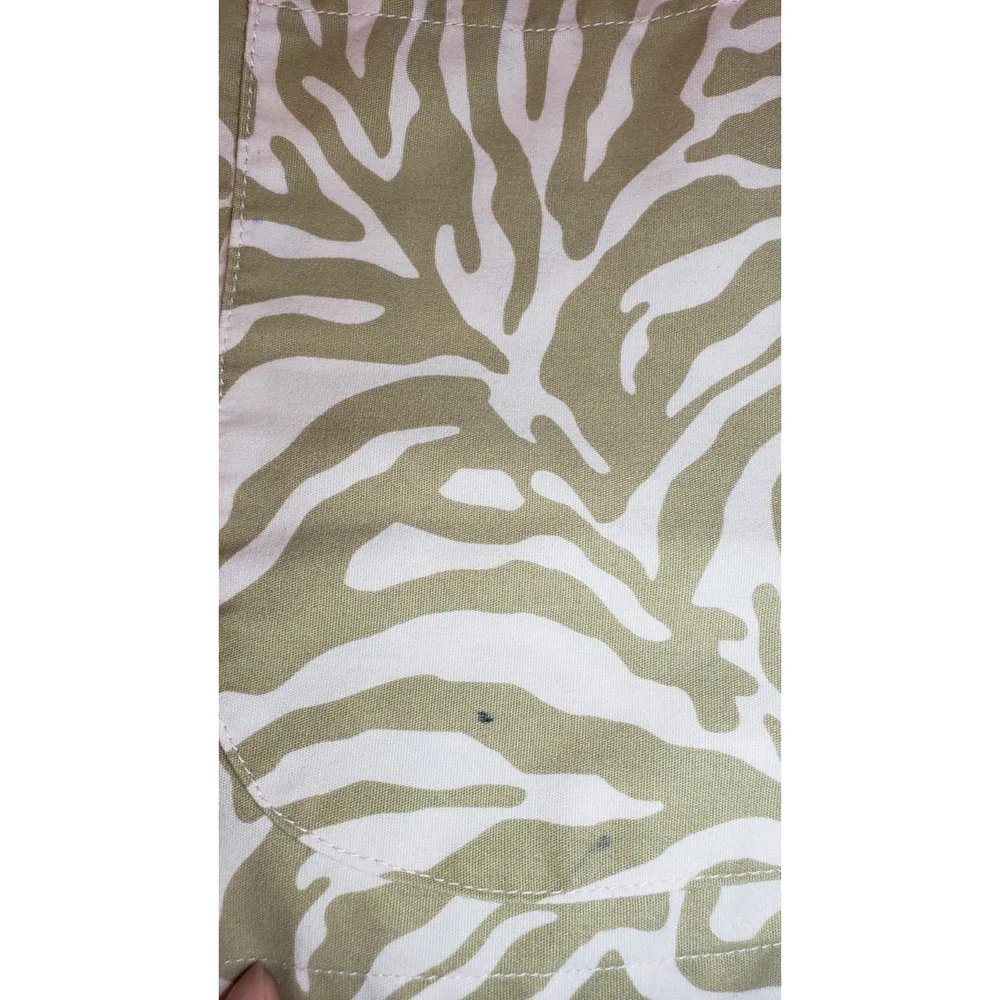 Betty Boop Scrub Top - Picture 7 of 12